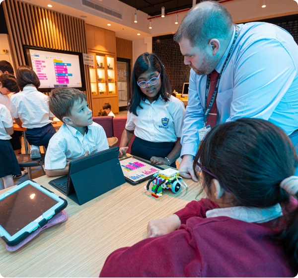 Why Choose Regent International School for STEAM mobile img